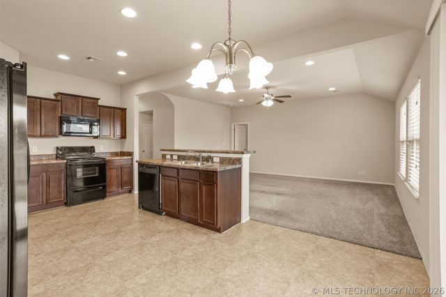 12677 S 88th East Avenue, Bixby, OK 74008