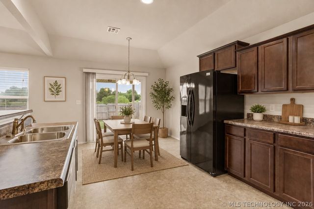 12677 S 88th East Avenue, Bixby, OK 74008