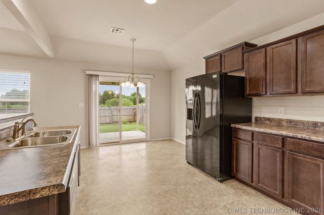 12677 S 88th East Avenue, Bixby, OK 74008