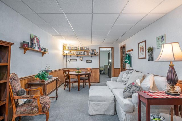 114 N 9 Street, Eldridge, IA 52748