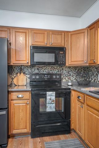 114 N 9 Street, Eldridge, IA 52748