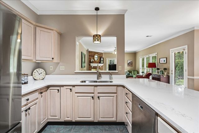 1851 AUTUMNDALE DR, Cordova, TN 38016