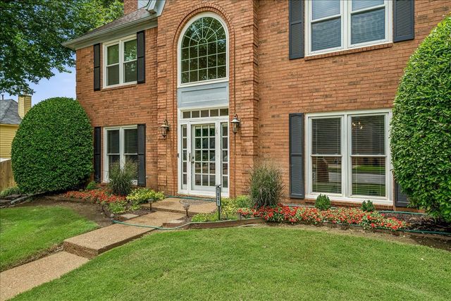 1851 AUTUMNDALE DR, Cordova, TN 38016