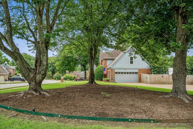 1851 AUTUMNDALE DR, Cordova, TN 38016