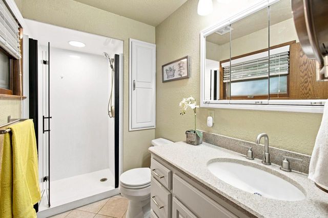 10400 W Pallottine DRIVE, Greenfield, WI 53228