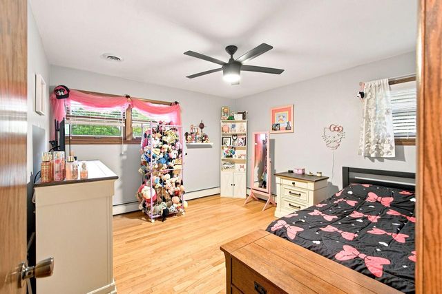 10400 W Pallottine DRIVE, Greenfield, WI 53228