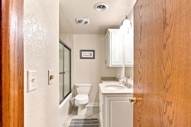 10400 W Pallottine DRIVE, Greenfield, WI 53228