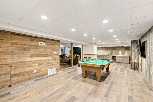 10400 W Pallottine DRIVE, Greenfield, WI 53228