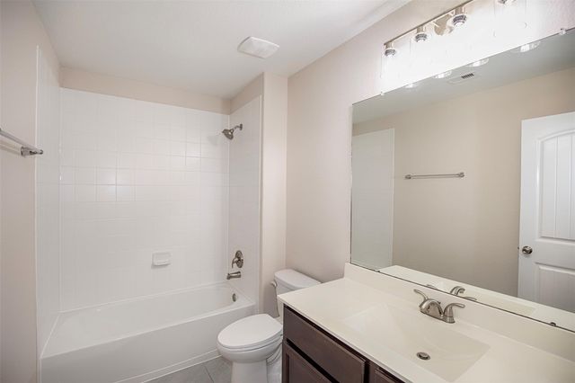 8215 Oakleaf Meadow Court, Rosharon, TX 77583
