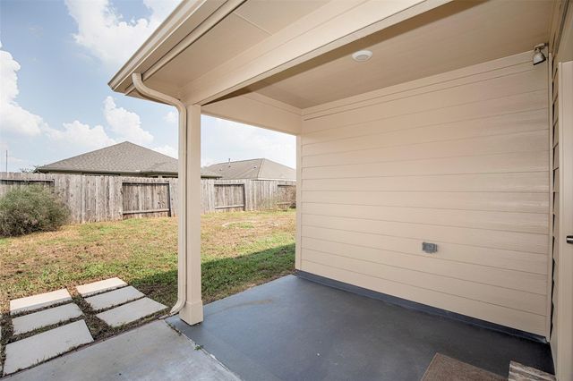 8215 Oakleaf Meadow Court, Rosharon, TX 77583