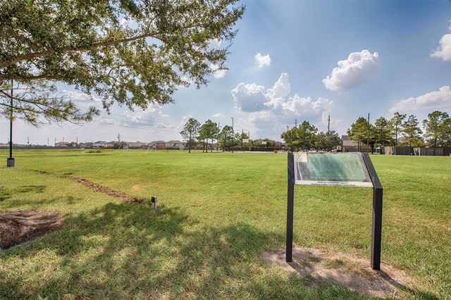 8215 Oakleaf Meadow Court, Rosharon, TX 77583