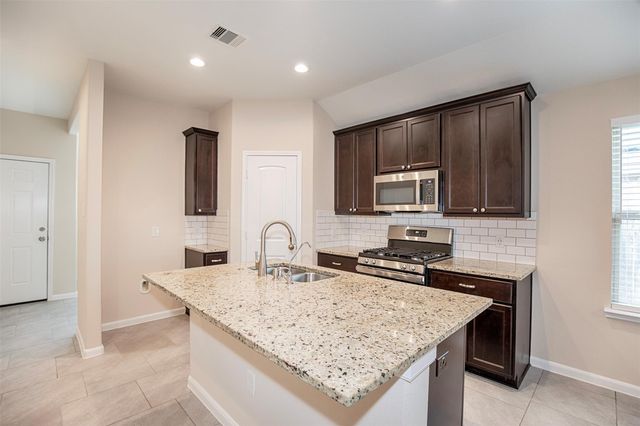 8215 Oakleaf Meadow Court, Rosharon, TX 77583