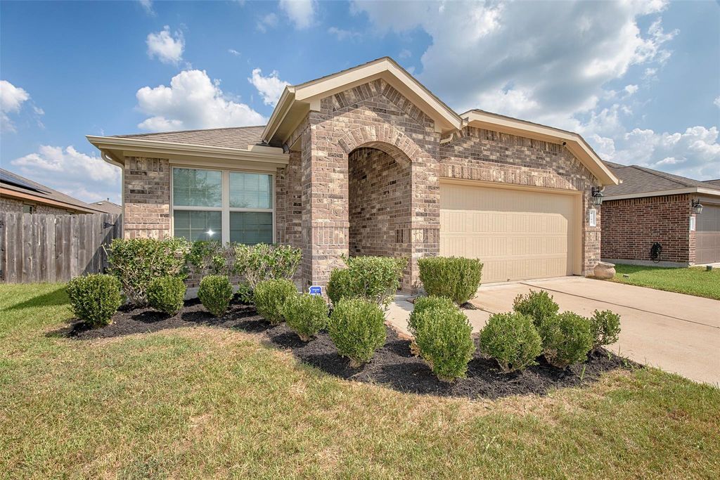 8215 Oakleaf Meadow Court, Rosharon, TX 77583