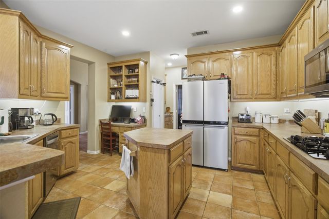 300 Canadian Trail, Mansfield, TX 76063