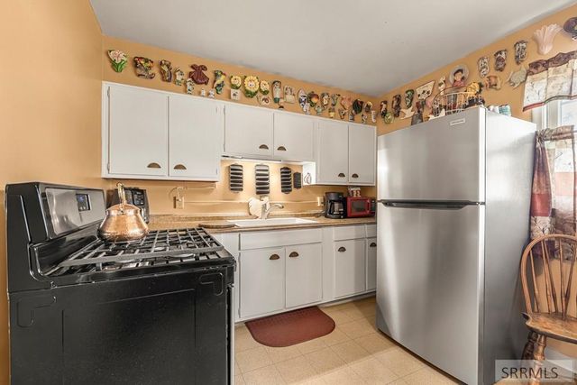 1129 Sunset Avenue, Blackfoot, ID 83221