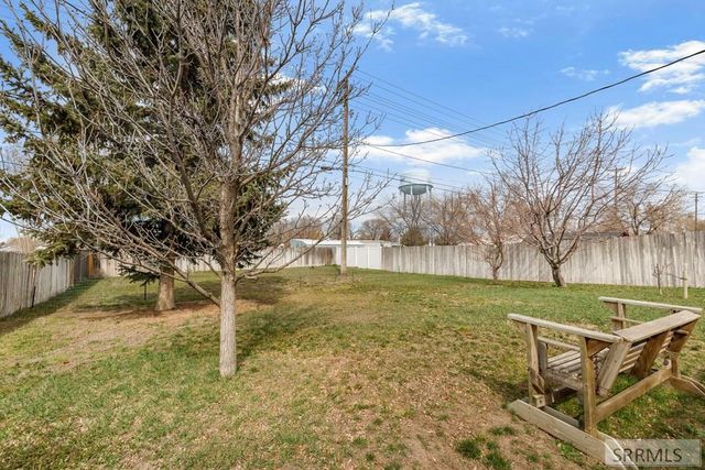 1129 Sunset Avenue, Blackfoot, ID 83221