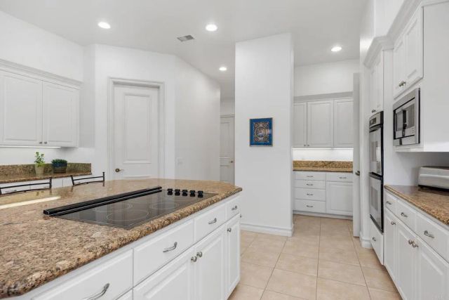 13138 Caminito Mendiola, San Diego, CA 92130