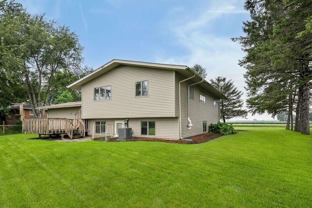 2S557 Bliss Road, Sugar Grove, IL 60554