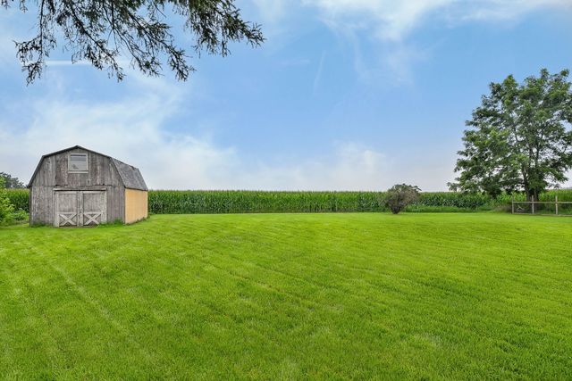 2S557 Bliss Road, Sugar Grove, IL 60554