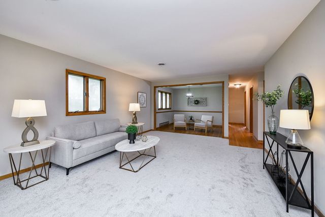 2S557 Bliss Road, Sugar Grove, IL 60554