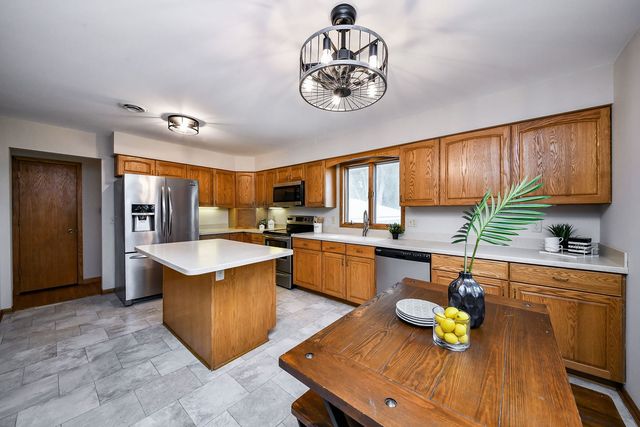 2S557 Bliss Road, Sugar Grove, IL 60554