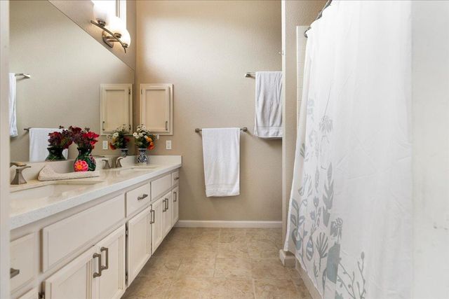 4391 Burgess Dr, Sacramento, CA 95838