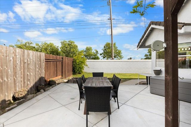 4391 Burgess Dr, Sacramento, CA 95838