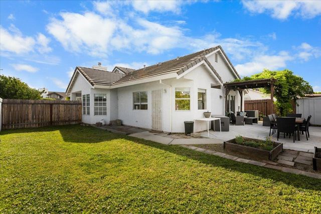 4391 Burgess Dr, Sacramento, CA 95838