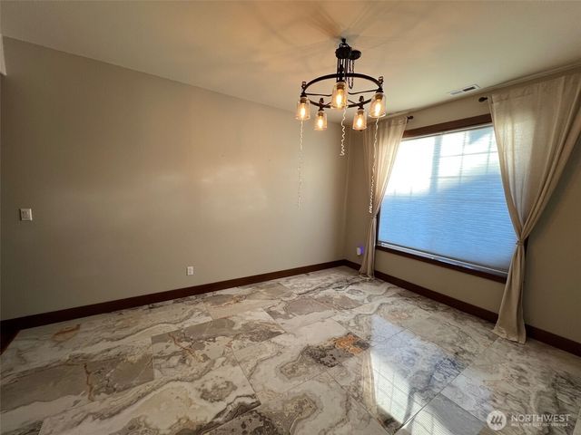 8715 185th Street Ct E, Puyallup, WA 98375