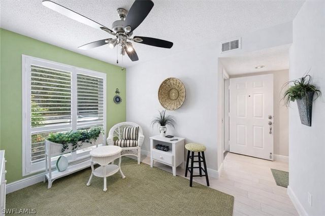 1250 Yesica Ann CIR E102, Naples, FL 34110