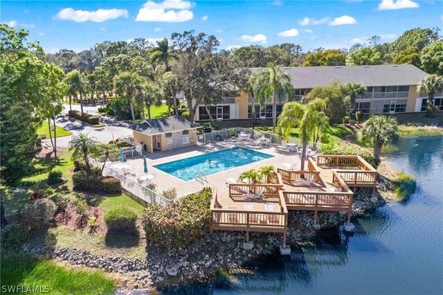 1250 Yesica Ann CIR E102, Naples, FL 34110