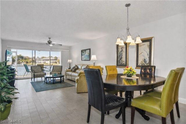 1250 Yesica Ann CIR E102, Naples, FL 34110