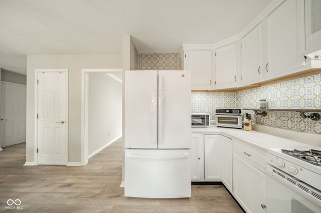 12543 Geist Cove Drive, Indianapolis, IN 46236