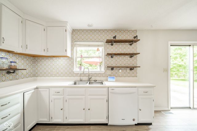 12543 Geist Cove Drive, Indianapolis, IN 46236