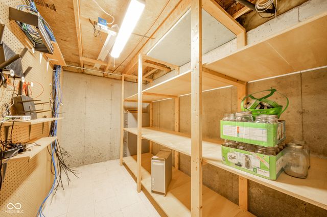 12543 Geist Cove Drive, Indianapolis, IN 46236