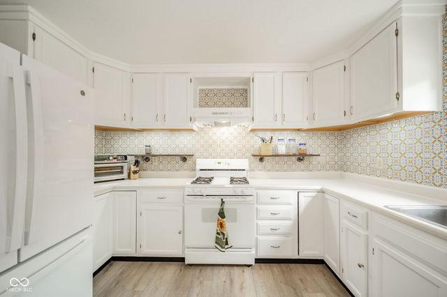 12543 Geist Cove Drive, Indianapolis, IN 46236