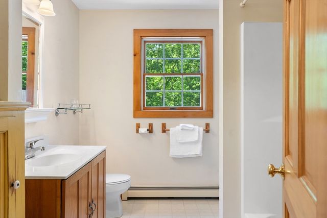 111 Charles Neck Way, West Tisbury, MA 02575