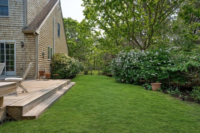 111 Charles Neck Way, West Tisbury, MA 02575