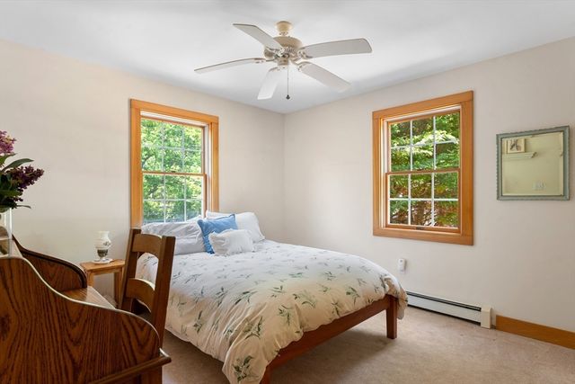 111 Charles Neck Way, West Tisbury, MA 02575