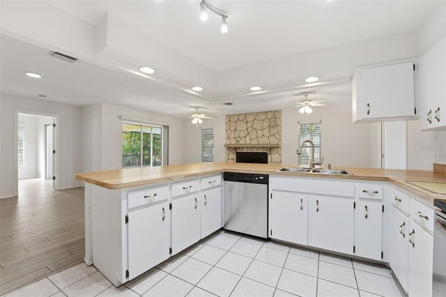 285 LORRAINE AVENUE, Venice, FL 34293