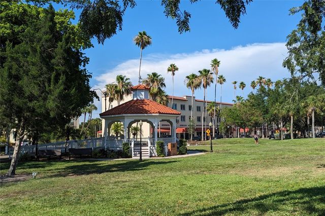 285 LORRAINE AVENUE, Venice, FL 34293