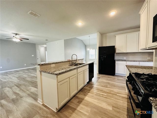 8907 Ladbroke Grove, Converse, TX 78109