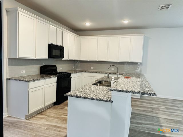 8907 Ladbroke Grove, Converse, TX 78109