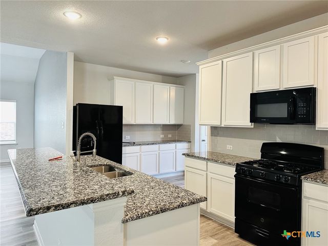 8907 Ladbroke Grove, Converse, TX 78109