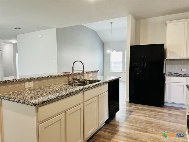 8907 Ladbroke Grove, Converse, TX 78109