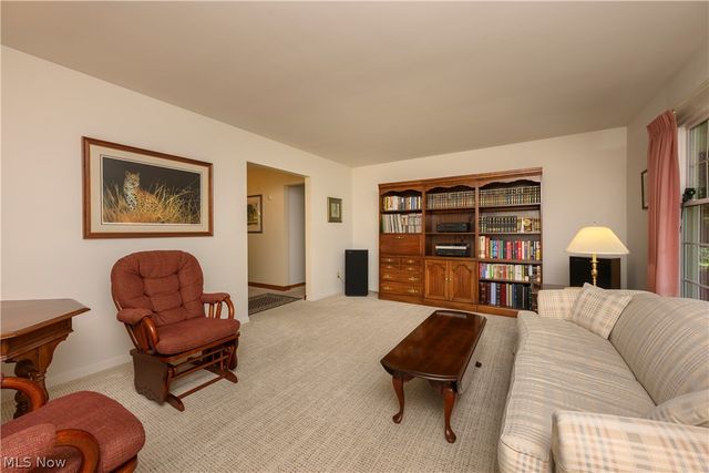 3820 Valley Drive, Norton, OH 44203