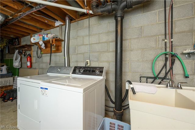 3820 Valley Drive, Norton, OH 44203