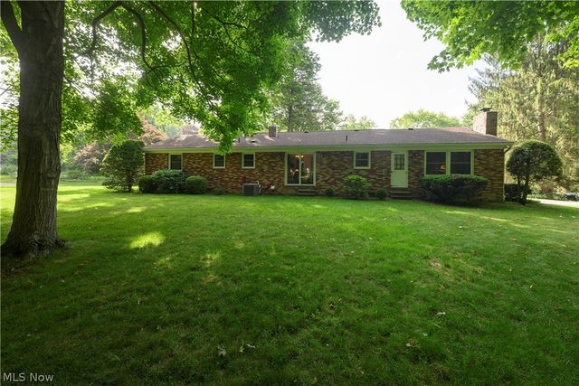3820 Valley Drive, Norton, OH 44203