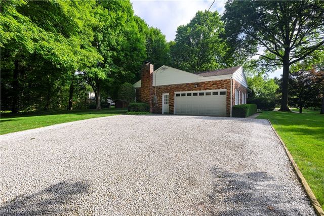 3820 Valley Drive, Norton, OH 44203