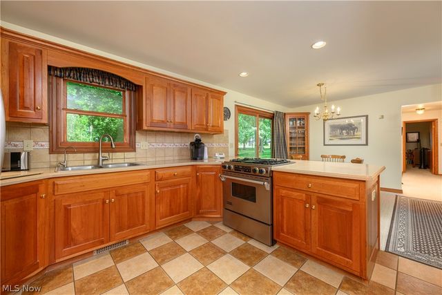 3820 Valley Drive, Norton, OH 44203